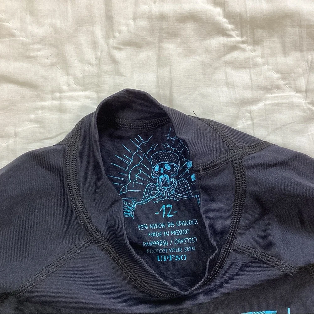 Kids Billabong UPF 50+ Long Sleeve Rashguard Swim Shirt Black 12